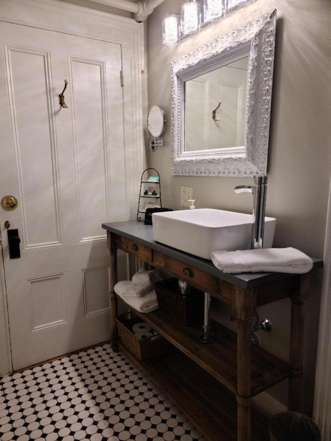 Benjamin F. Packard House Bed And Breakfast Bath Buitenkant foto